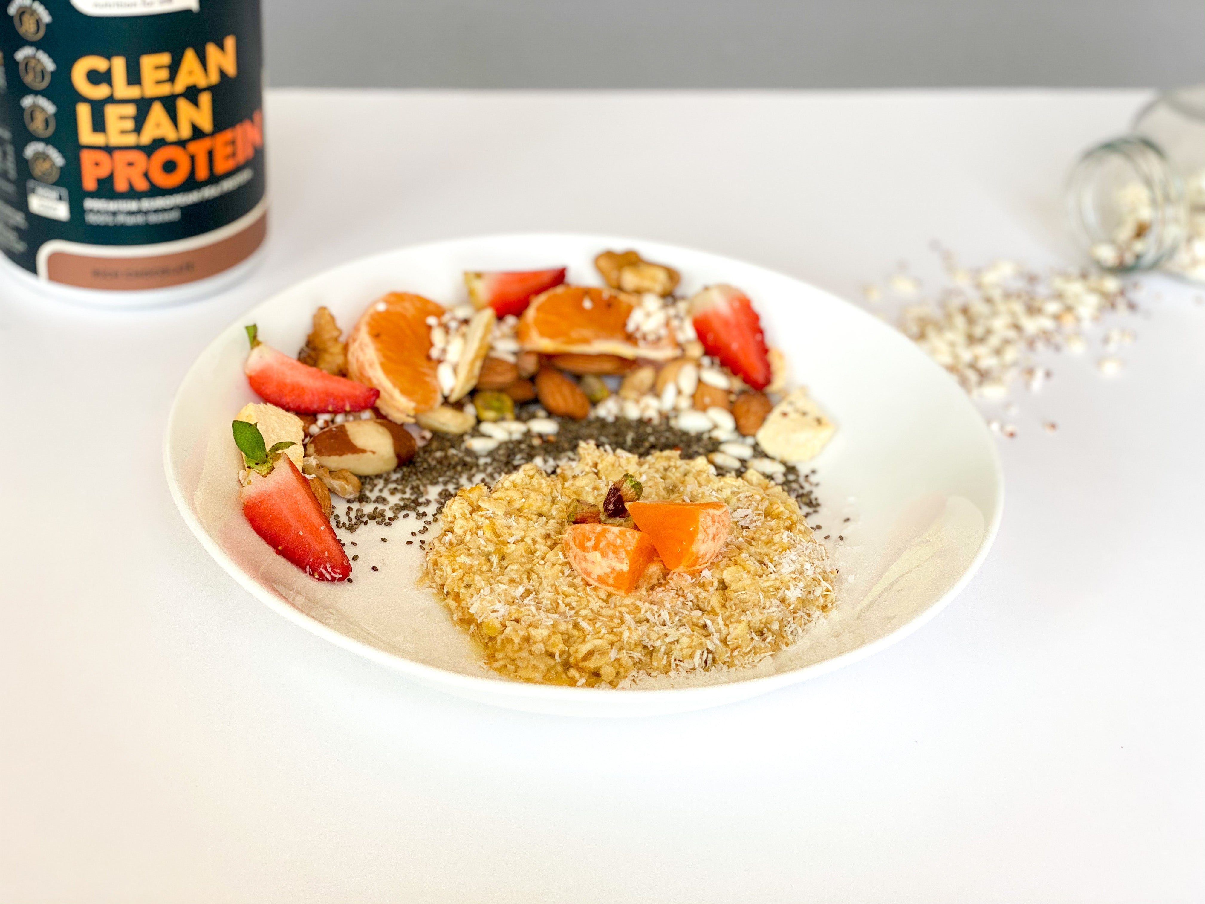 PEACH QUINOA OAT PORRIDGE WITH CHOCOLATE CREAM