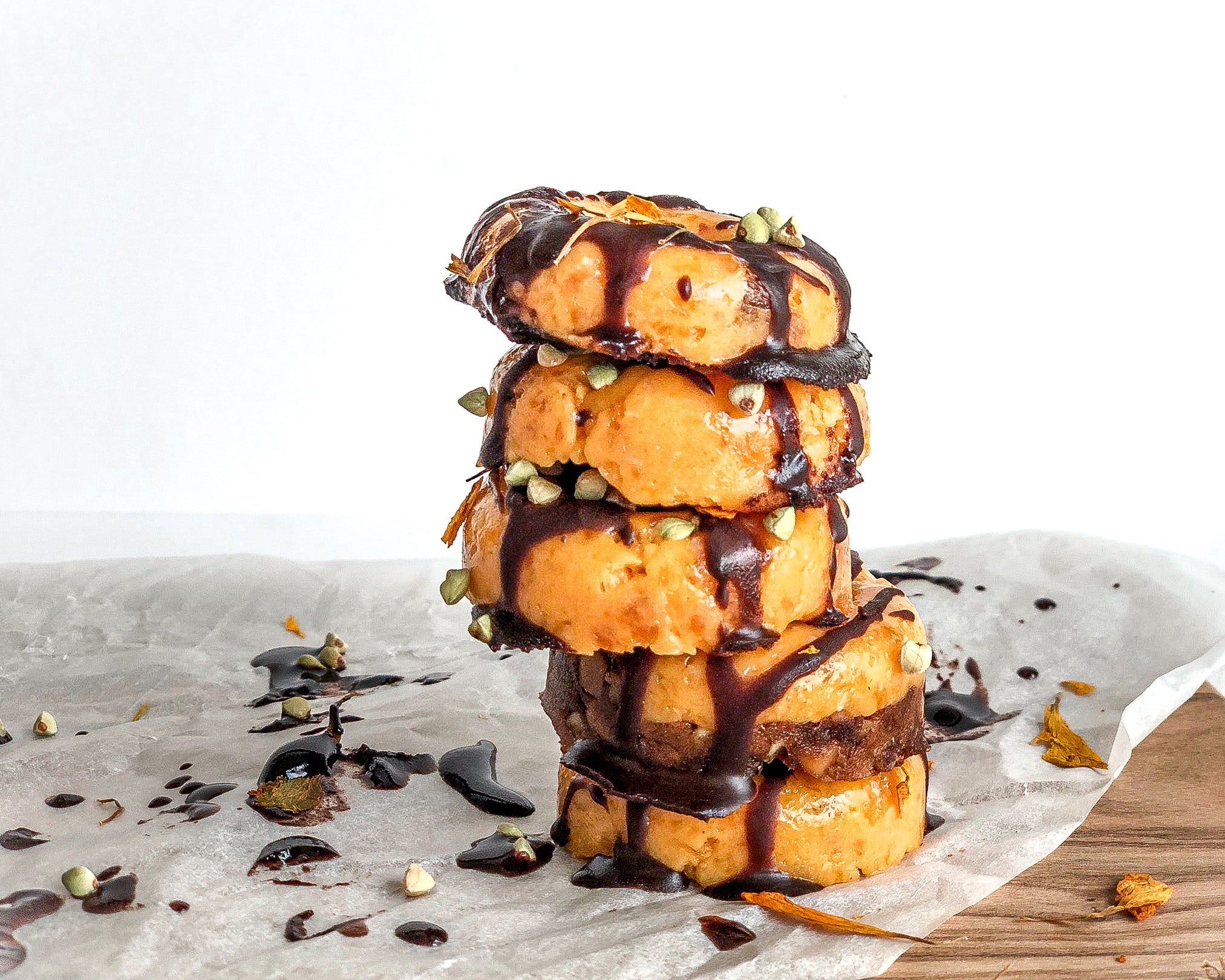 PUMPKIN VANILLA CHEESECAKE DONUTS