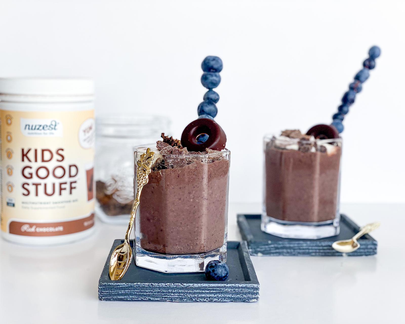 CHOCOLATE BLUEBERRY NUT-CRUNCH SMOOTHIE