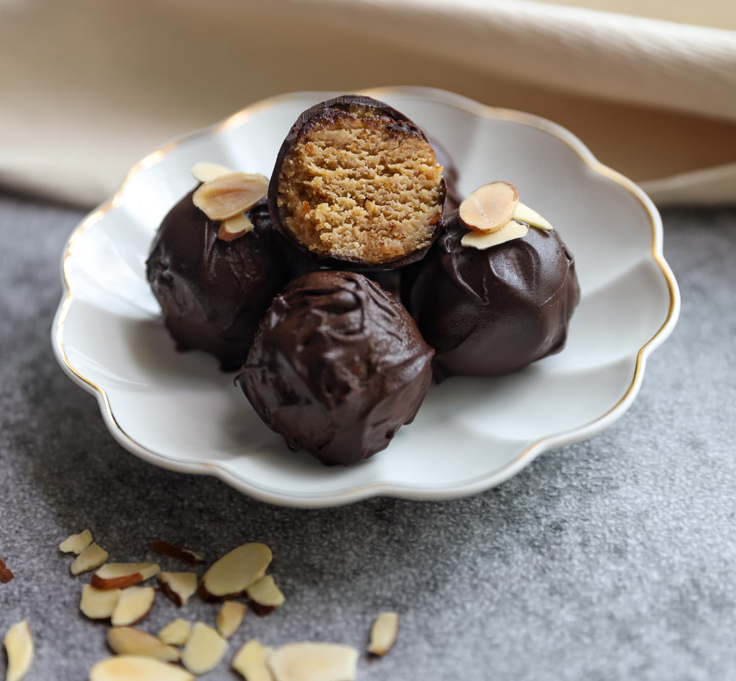 FUDGY PEANUT BUTTER BALL