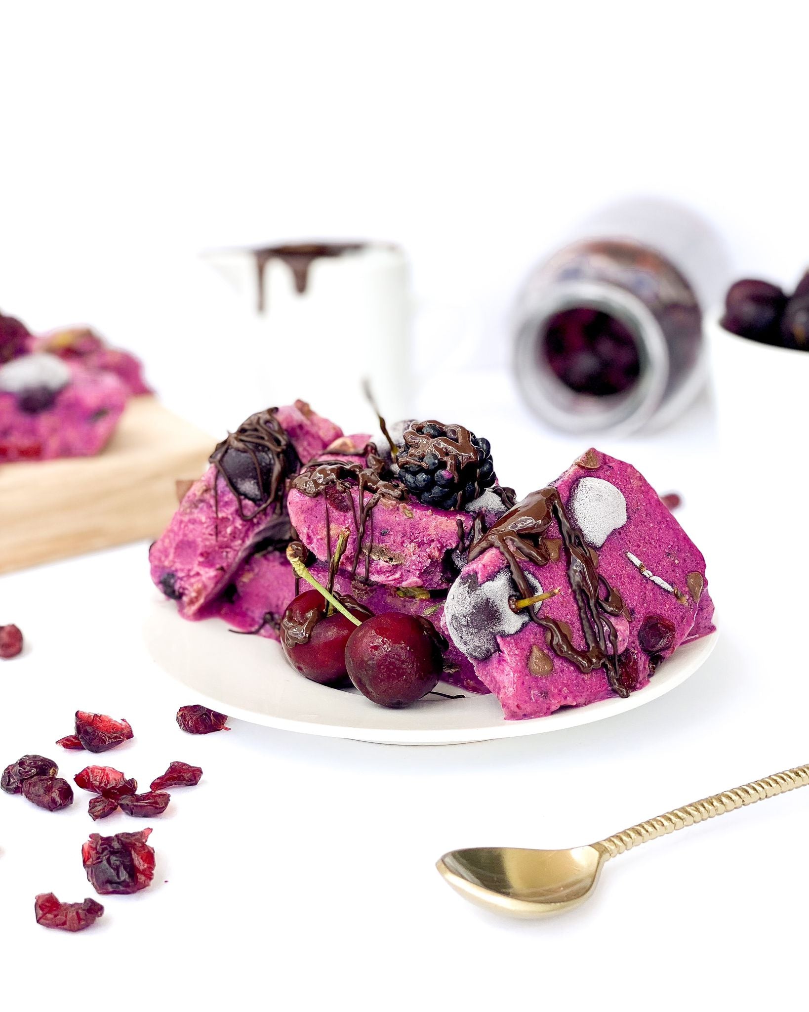 CREAMY VANILLA BERRY ICE CREAM SQUARES