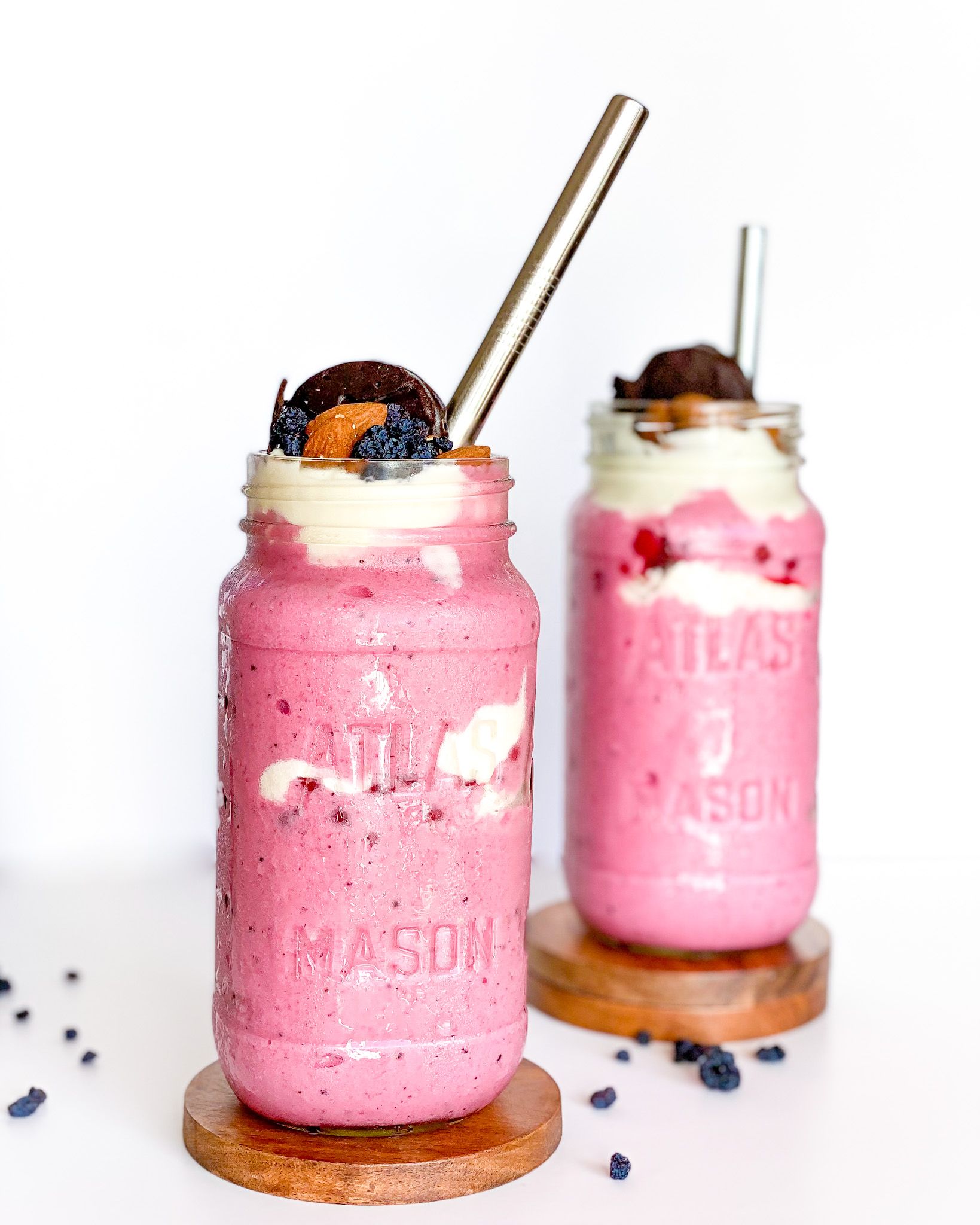 LOW CARB STRAWBERRY PROTEIN SMOOTHIE