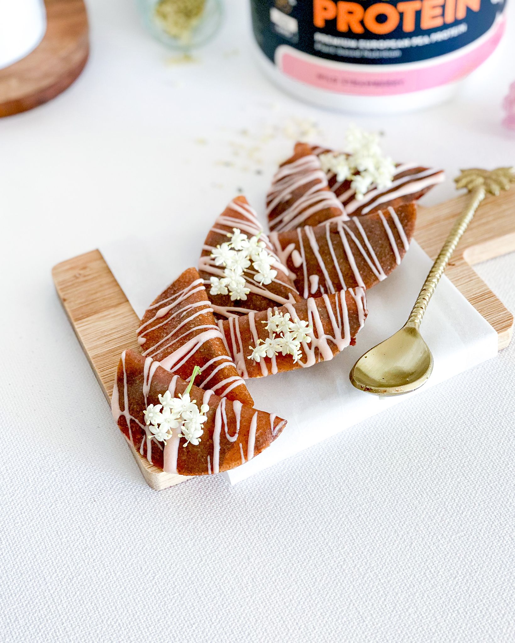 STRAWBERRIES & CREAM COCONUT CHEESECAKE POCKETS
