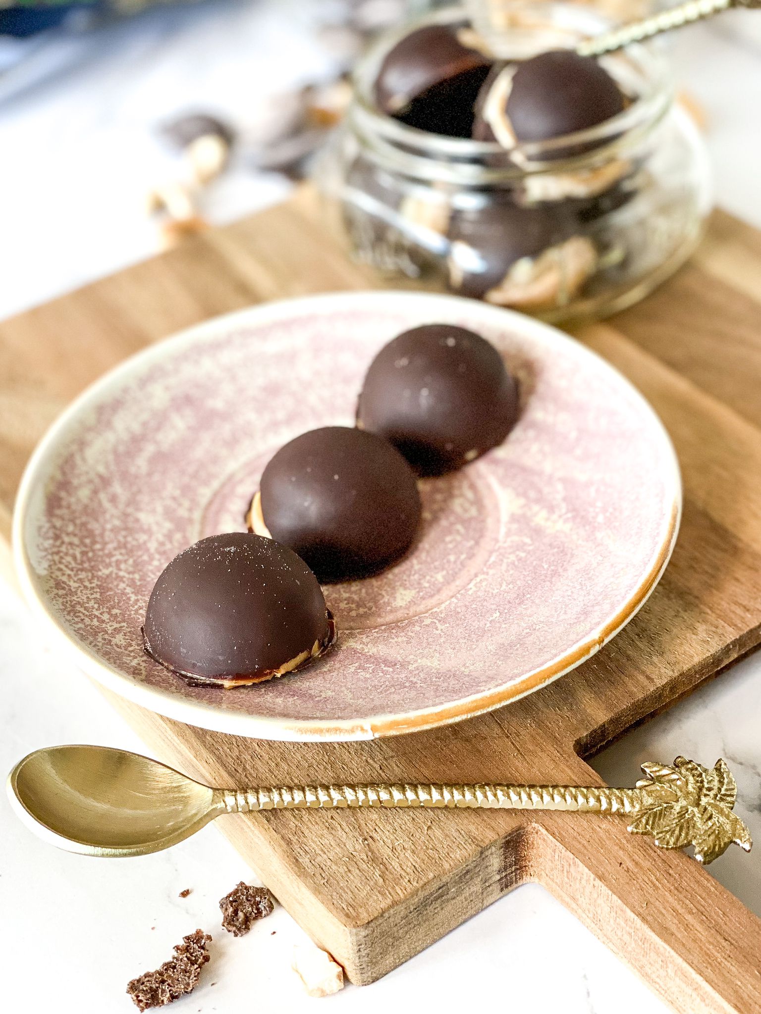 PEANUT BUTTER CHOCOLATE ICE-CREAM CUPS