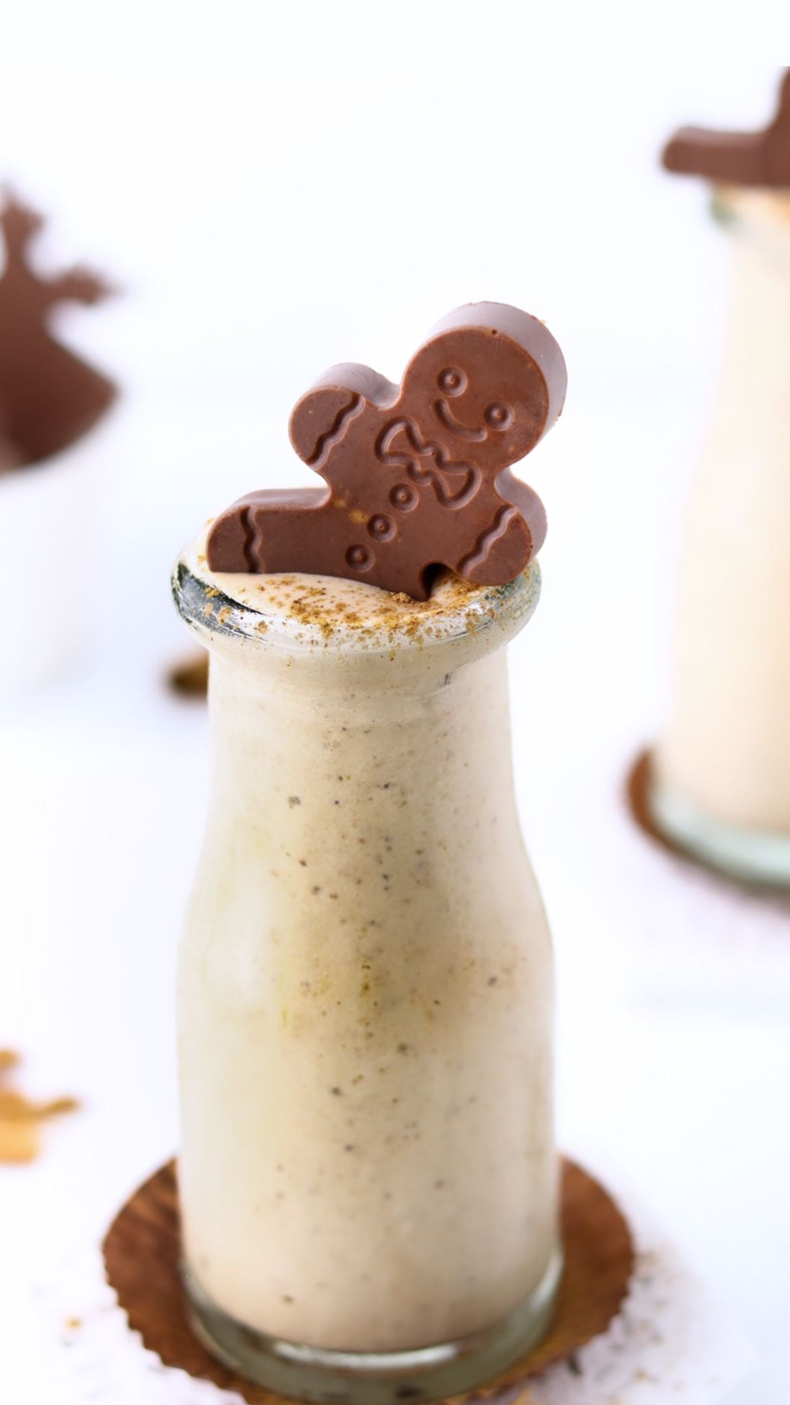 VEGAN EGGNOG SMOOTHIE