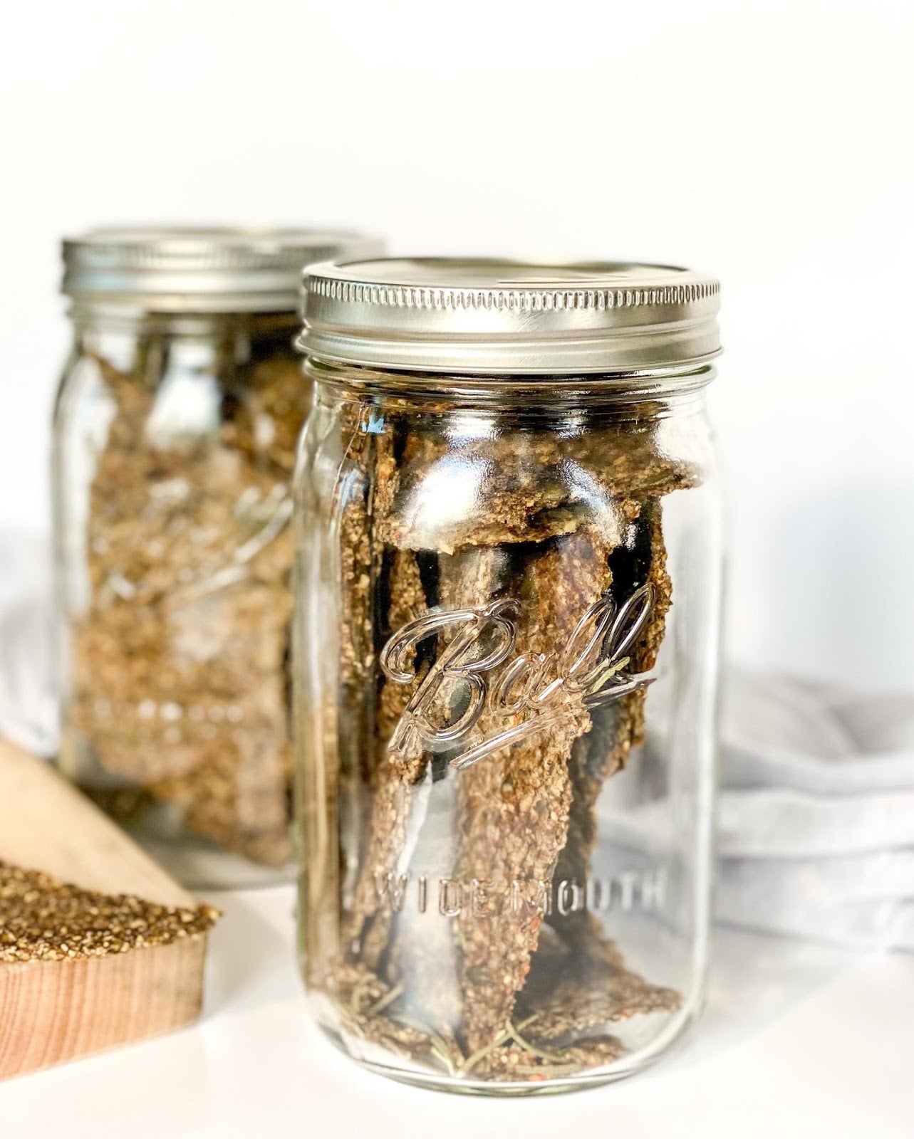 ROSEMARY TURMERIC CRACKERS