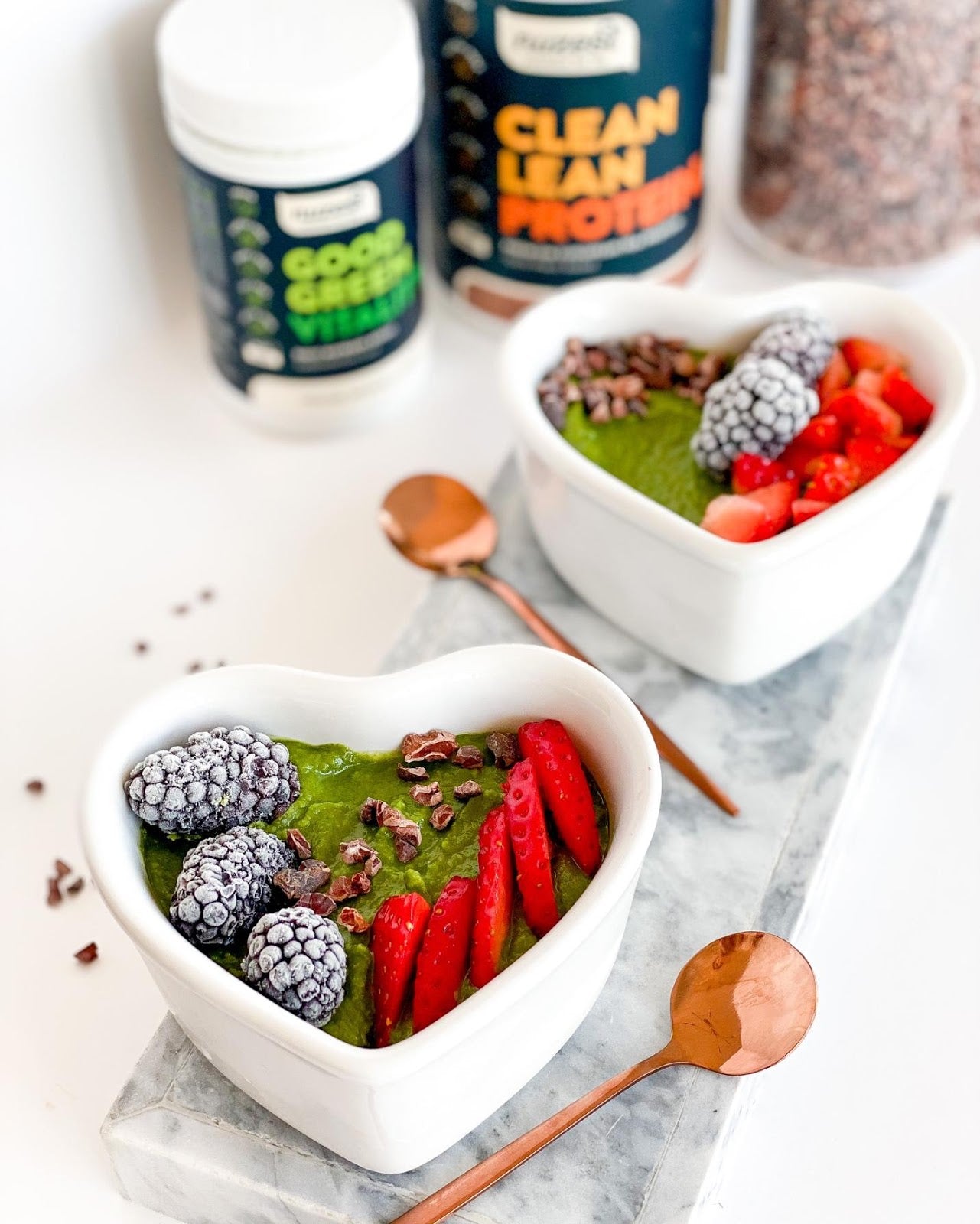 AVOCADO GREENS SMOOTHIE BOWL